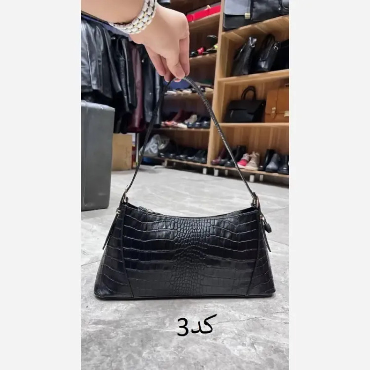 کیف دوشی و دستی چرم طبیعی گاوی مدل شاندیز سایز 24x15 رنگی