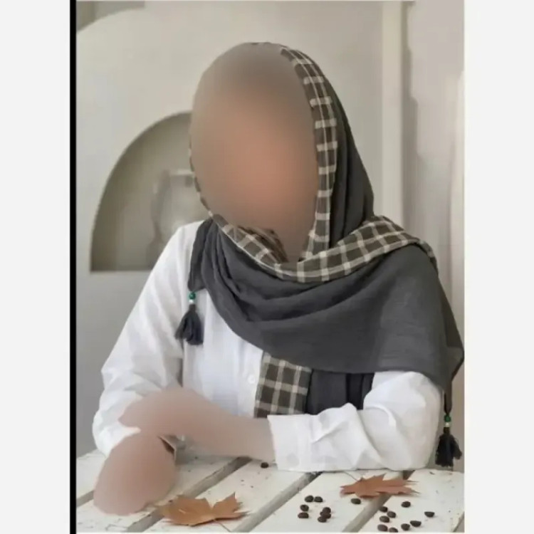 شال پاییزه پلیسه دو تیکه دور گان دار و منگوله مهره ای سایز 198 در 75 مناسب پاییز