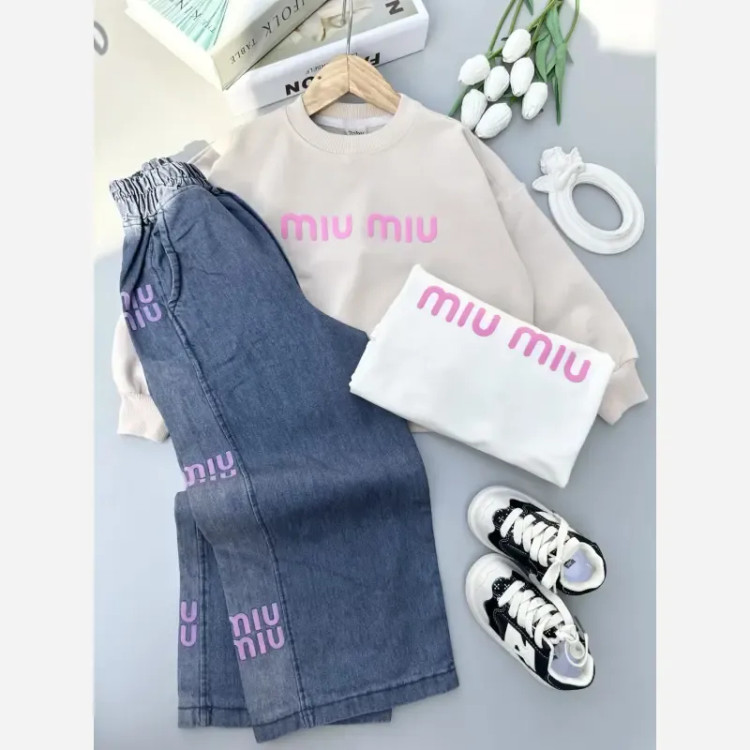 ست بلوز و شلوار لی دخترانه بچگانه طرح Miu Miu دورس لاکرا سایز 45 تا 70